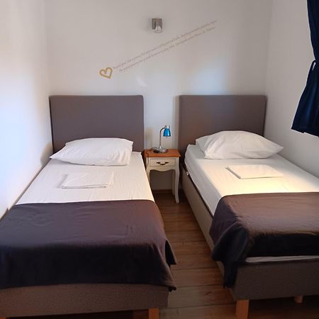Apartments Emma บีโอกราดนาโมรู ภายนอก รูปภาพ