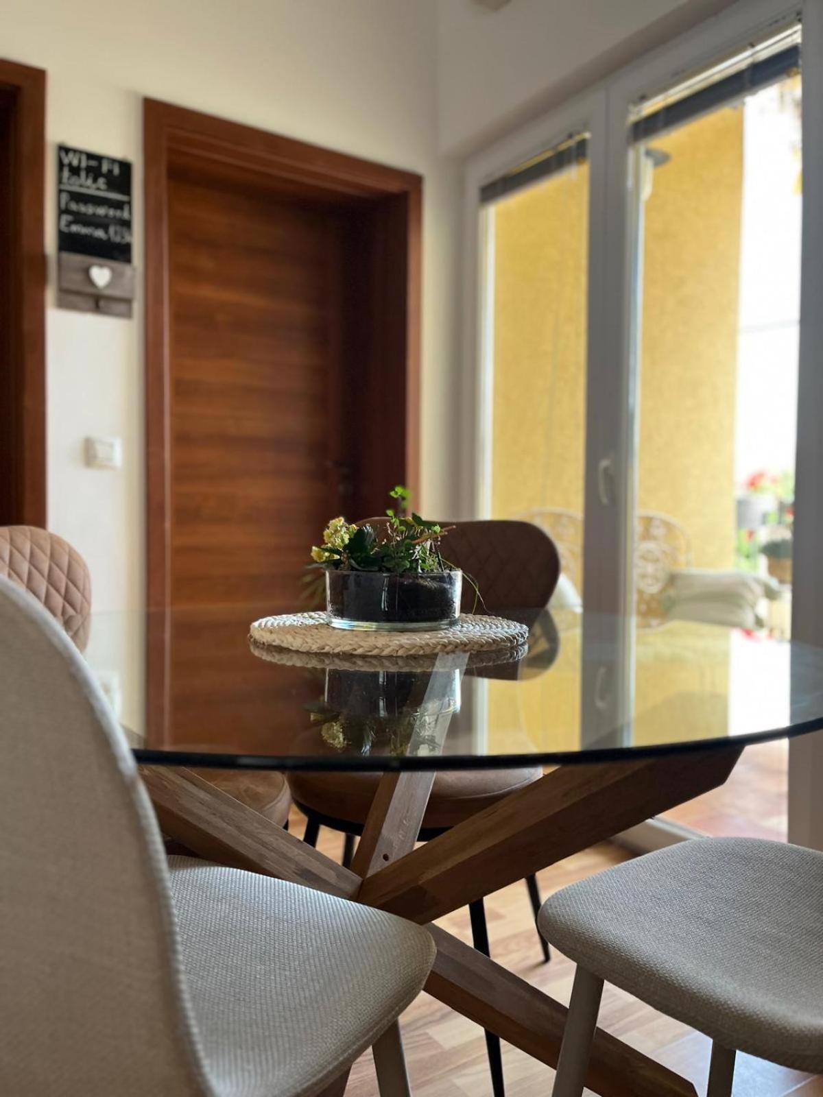 Apartments Emma บีโอกราดนาโมรู ภายนอก รูปภาพ