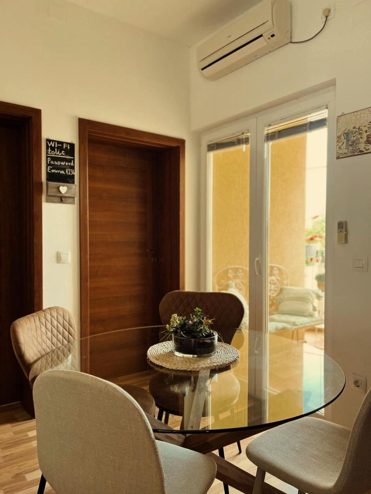 Apartments Emma บีโอกราดนาโมรู ภายนอก รูปภาพ
