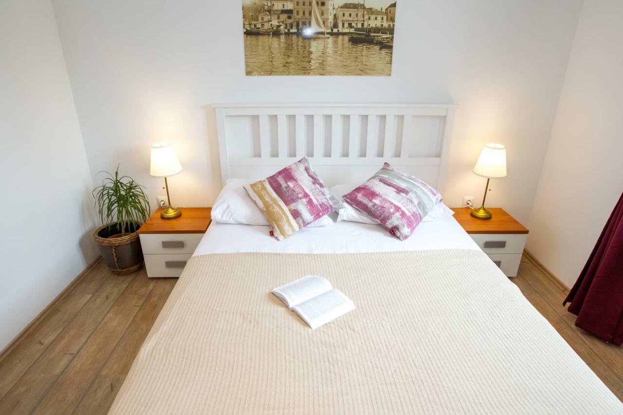 Apartments Emma บีโอกราดนาโมรู ภายนอก รูปภาพ