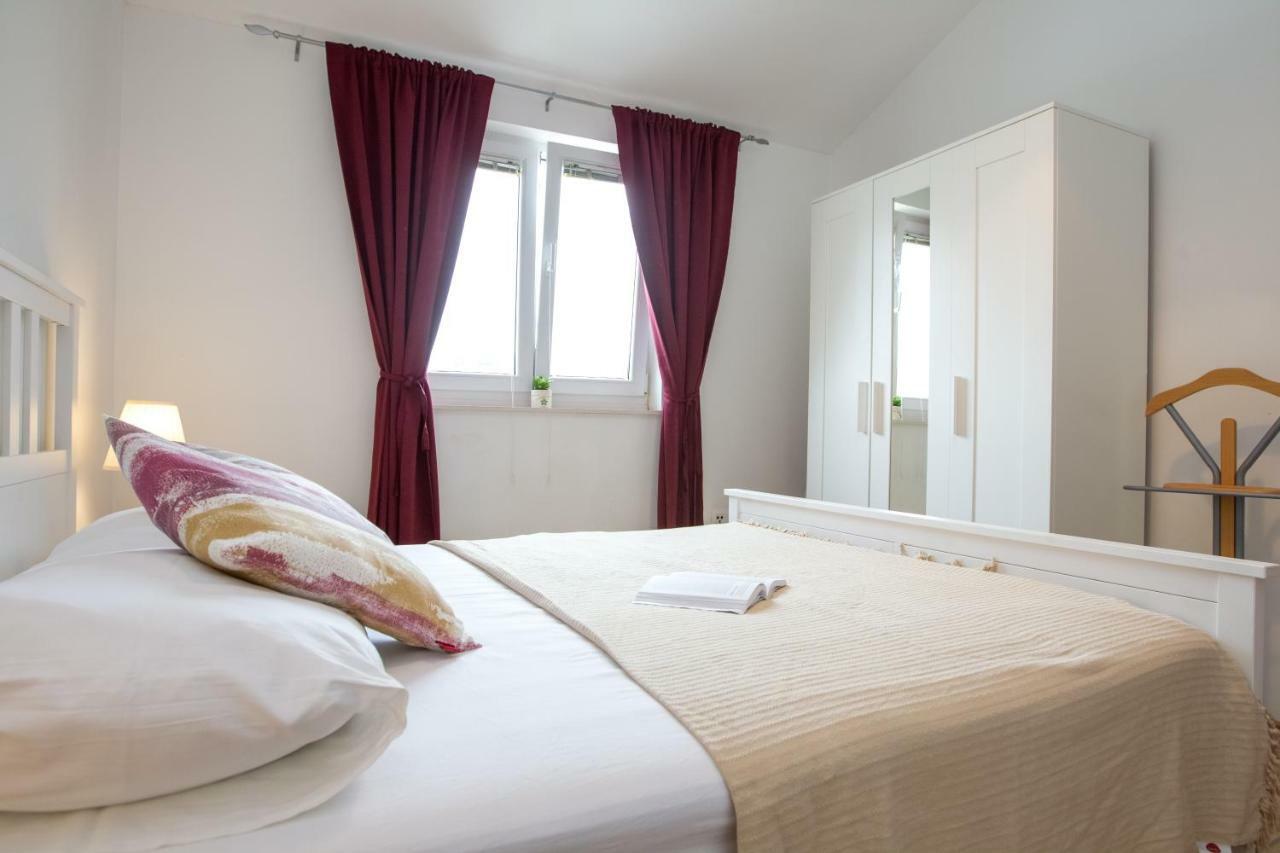 Apartments Emma บีโอกราดนาโมรู ภายนอก รูปภาพ